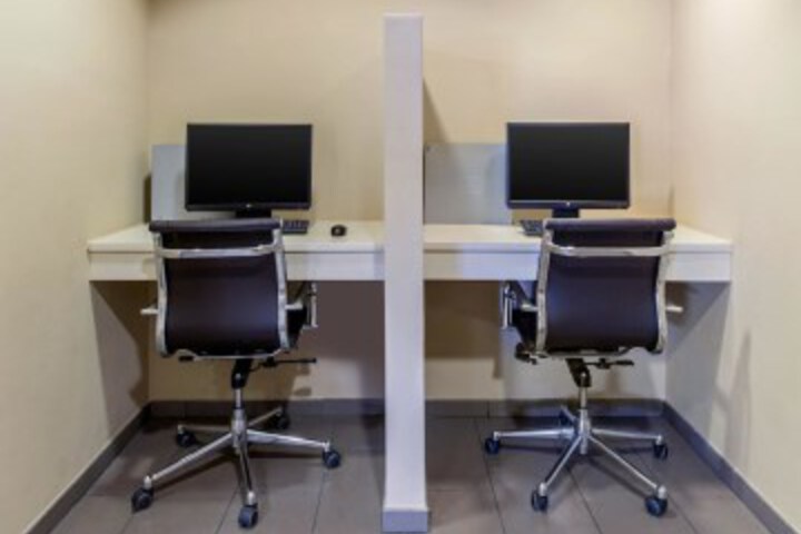 Business Center 35 of 37