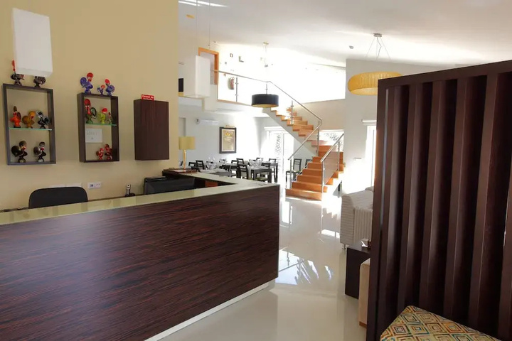 Room 10 of 20