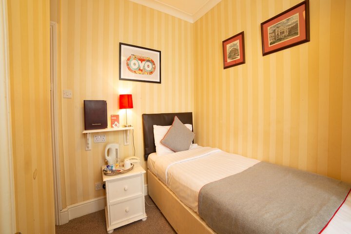 Room 6 of 48