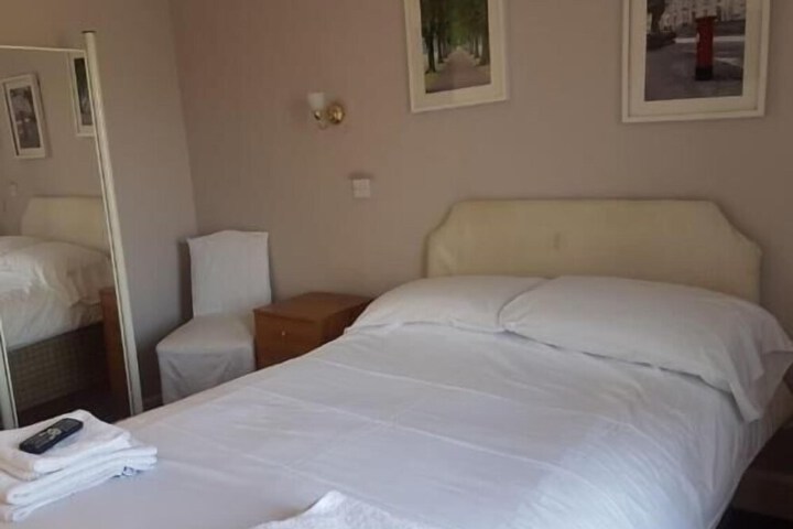 Room 16 of 34