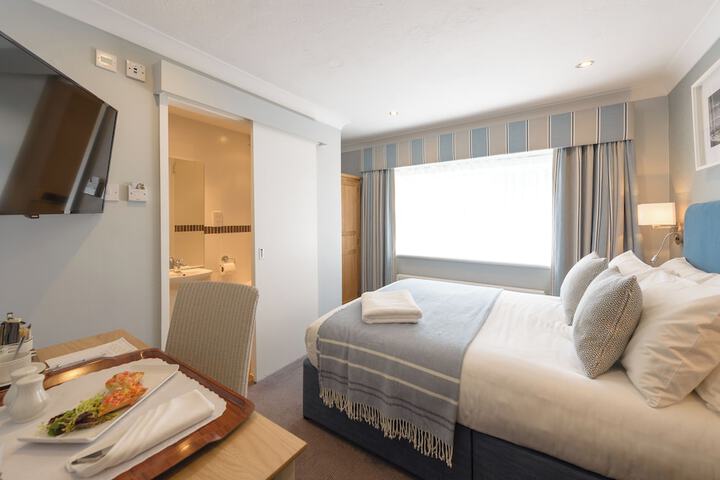 Room 15 of 42