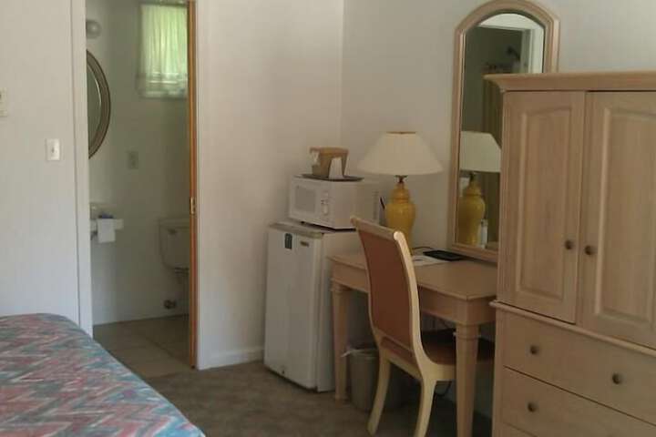 Room 2 of 60