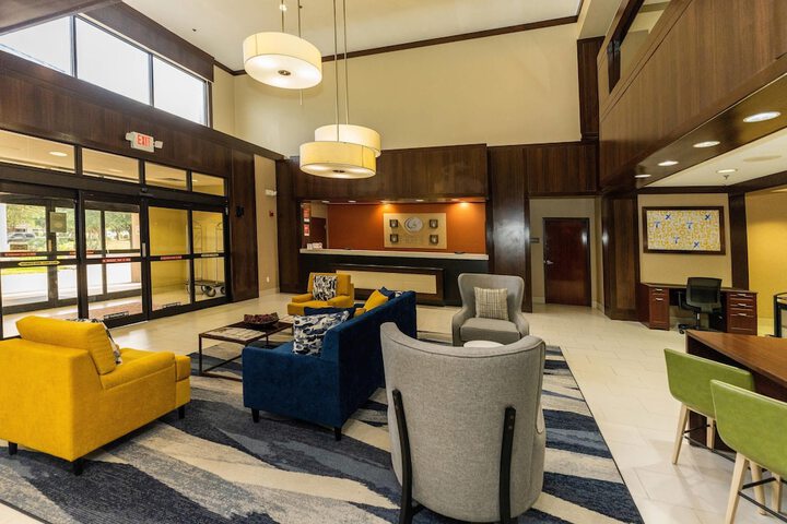 Entrance & Lobby