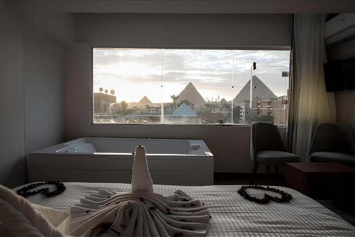 Room 21 of 83