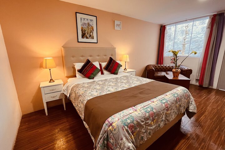 Room 4 of 28