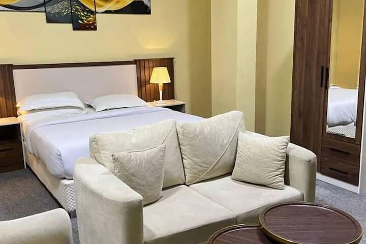 Room 3 of 6