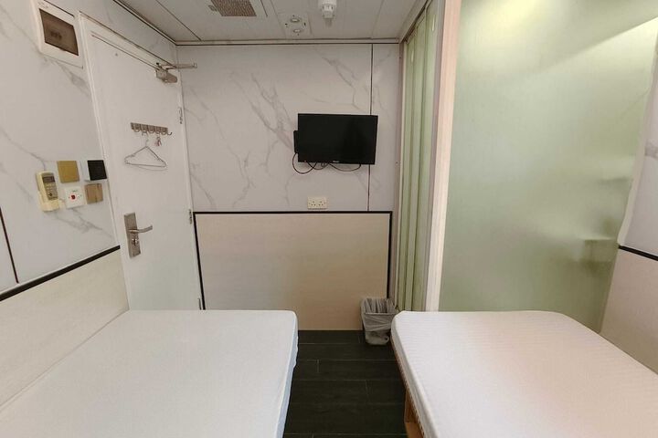 Room 45 of 69