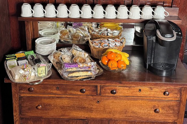 Breakfast/Coffee Service 55 of 91