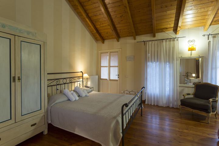 Room 3 of 23