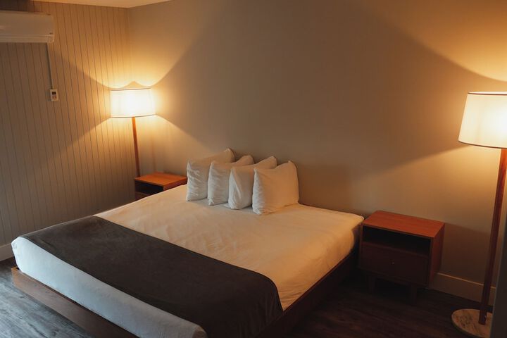Room 7 of 74
