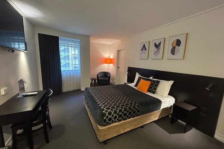Room 17 of 39