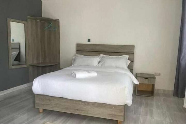 Room 13 of 23