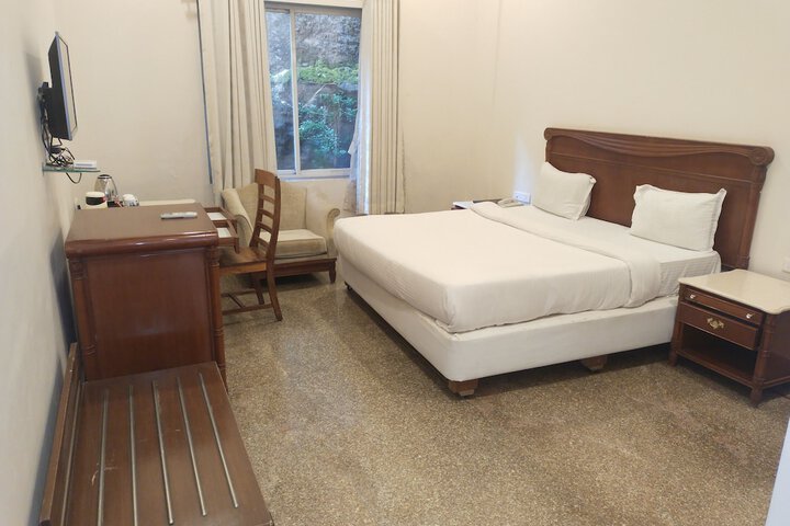Room 28 of 59