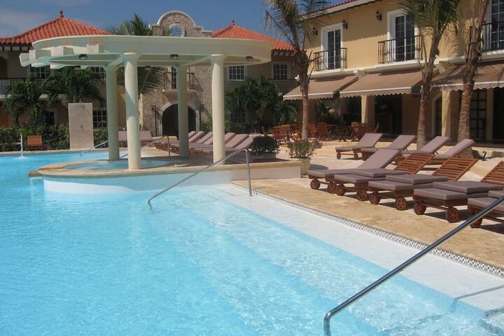 Pool Hotel