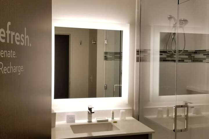 Room 27 of 79