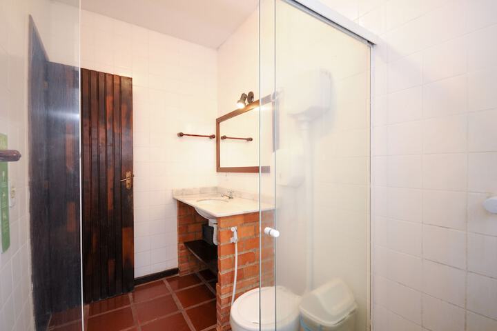 Room 14 of 32