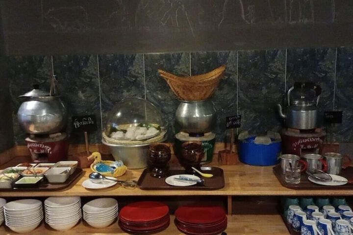 Dining 10 of 11