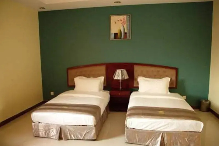 Room 2 of 3