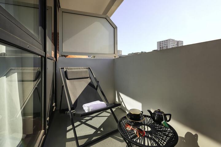 Room 3 of 47
