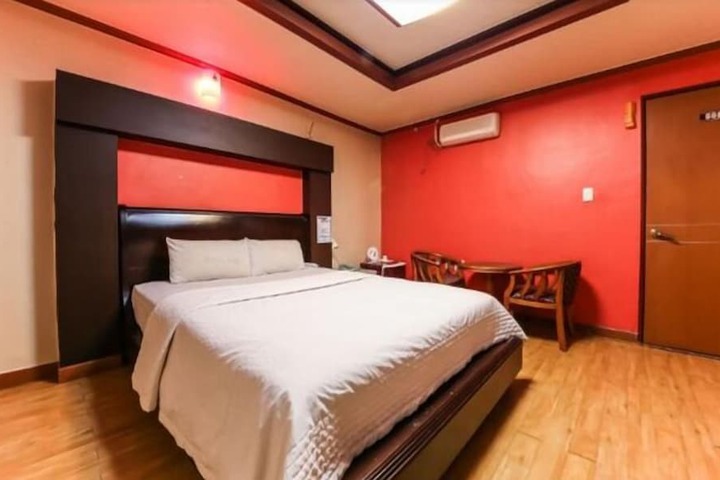 Room 16 of 47
