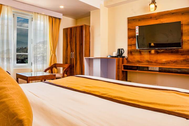 Room 6 of 14