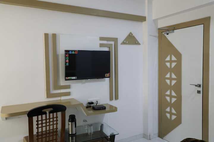Room 34 of 73
