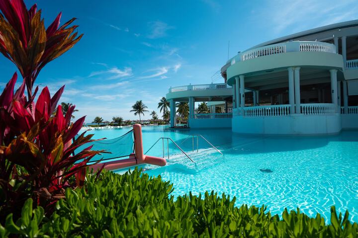 Pool 54 of 223