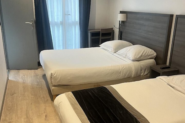 Room 6 of 35