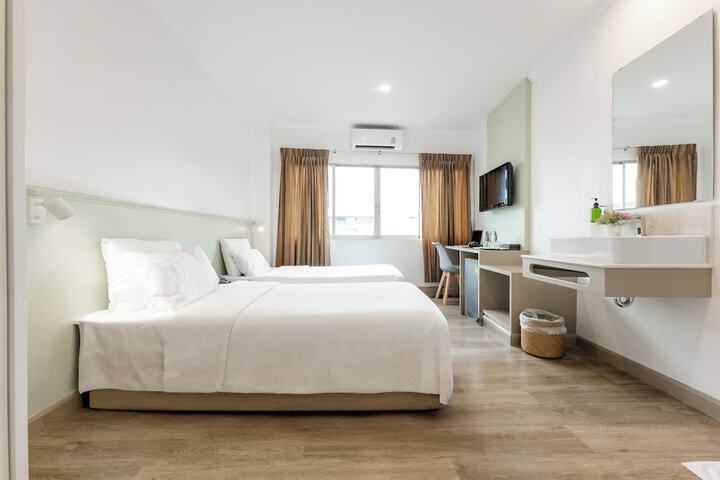 Room 18 of 41