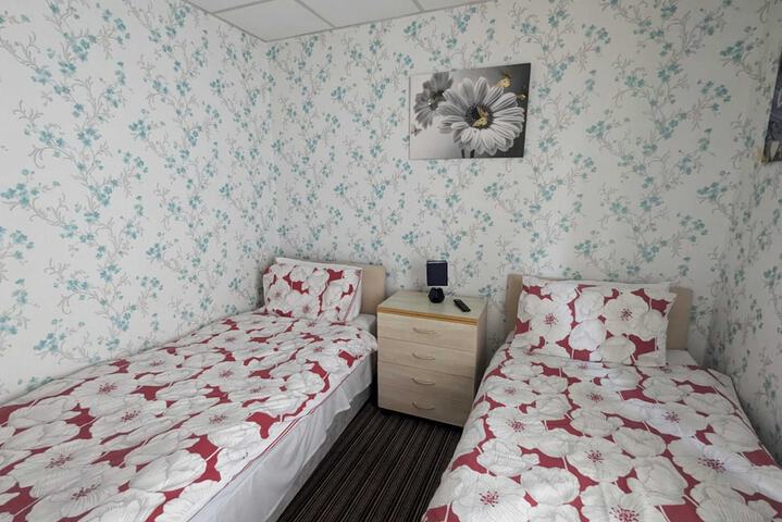 Room 8 of 27