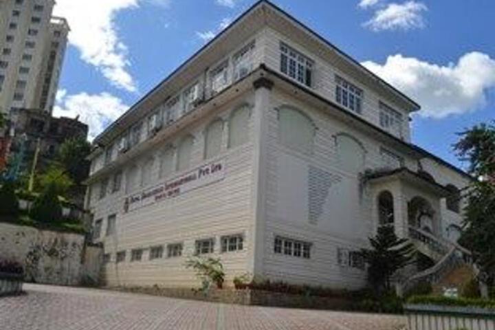 Hotel Shahanshah International