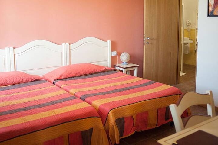 Room 9 of 31