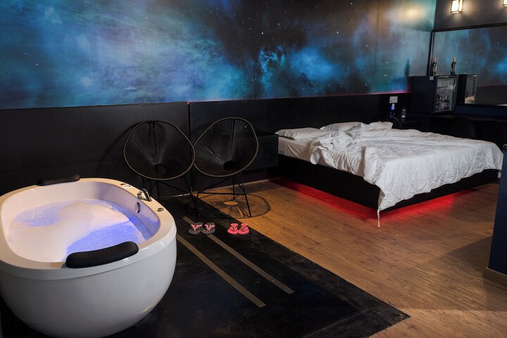 Room 27 of 57