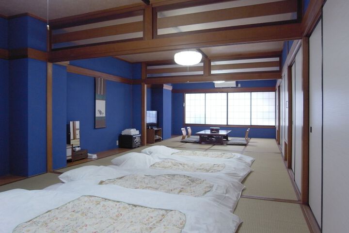 Room 13 of 31