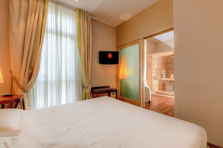 Room 125 of 233