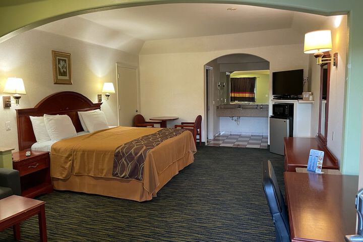 Room 2 of 11