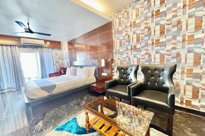 Room 6 of 71