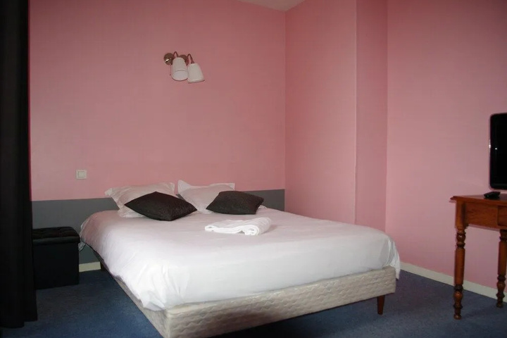 Room 3 of 16