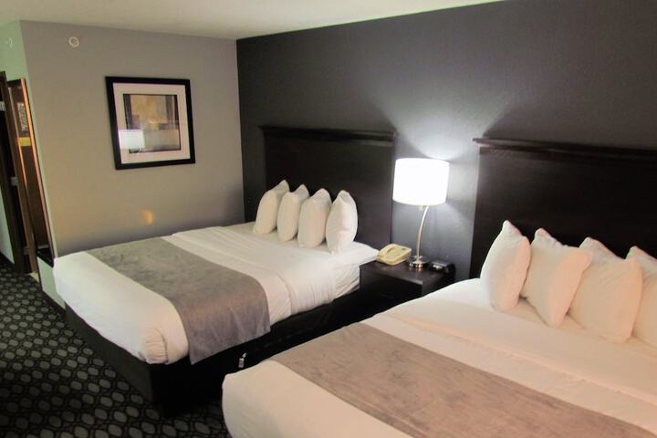 Basic 2 Queen Beds (3 of 9)