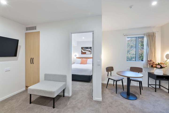 Room 12 of 117