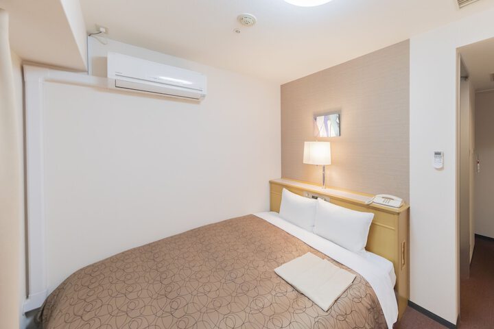 Room 4 of 31