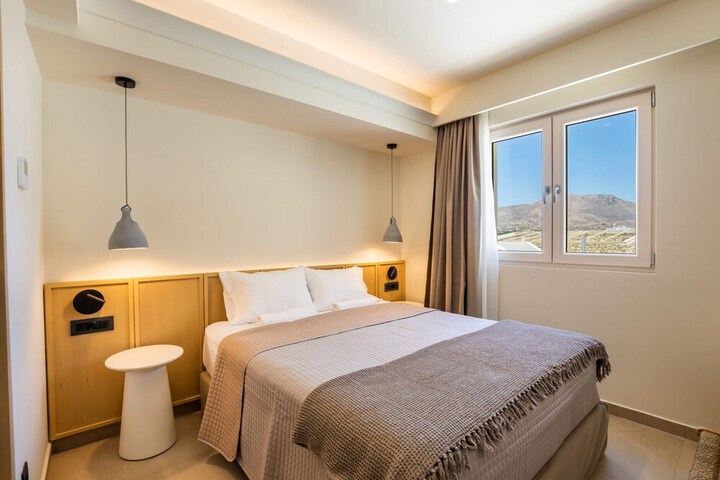 Room 10 of 43