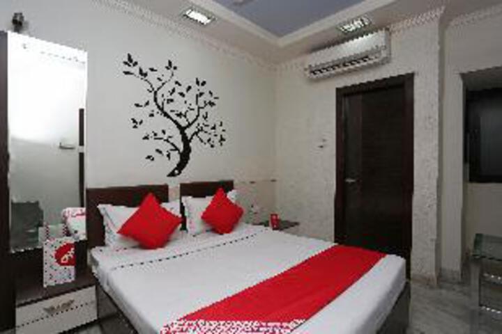 HOTEL GAURAV PALACE BY OYO ROOMS