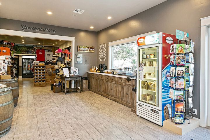 Gift Shop 161 of 185
