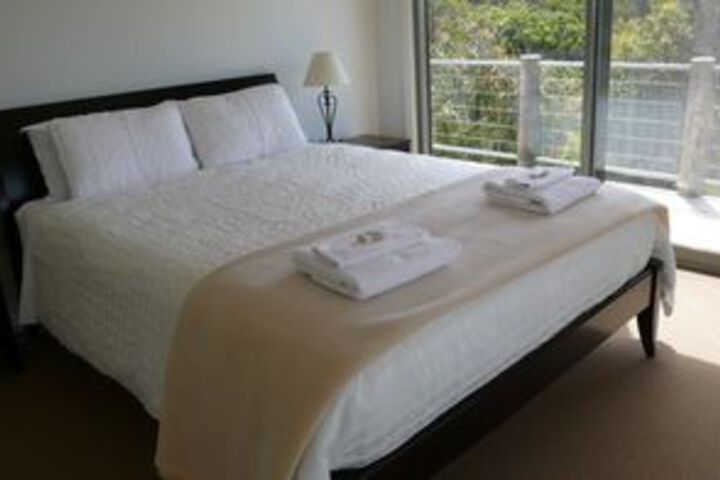 Room 6 of 32