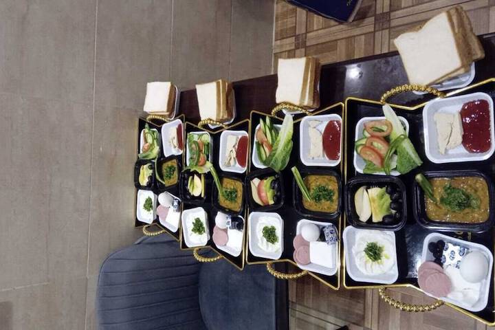 Room 5 of 10