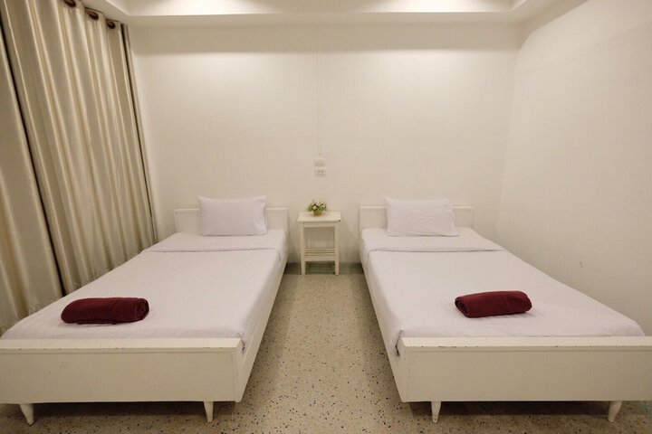 Room 16 of 32