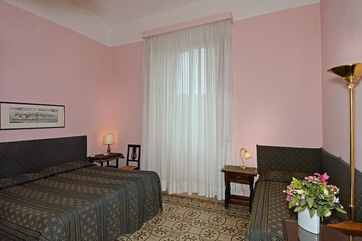 Room 51 of 85