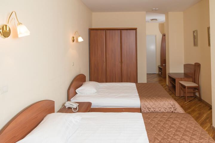 Room 5 of 63