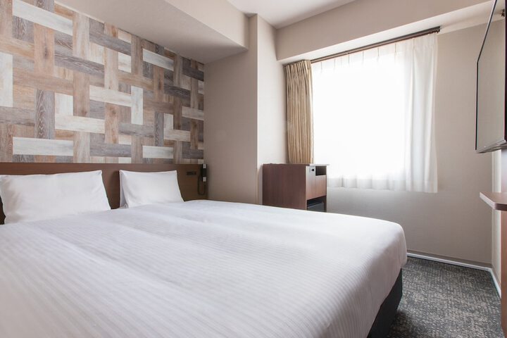 Room 10 of 31